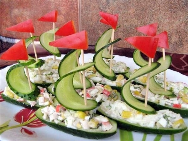 diy-amazing-salad-decoration-vegetables-boat-14