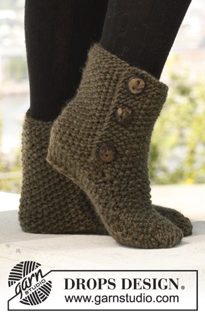Cool Creativity — DIY 8 Knitted & Crochet Slipper Boots ...