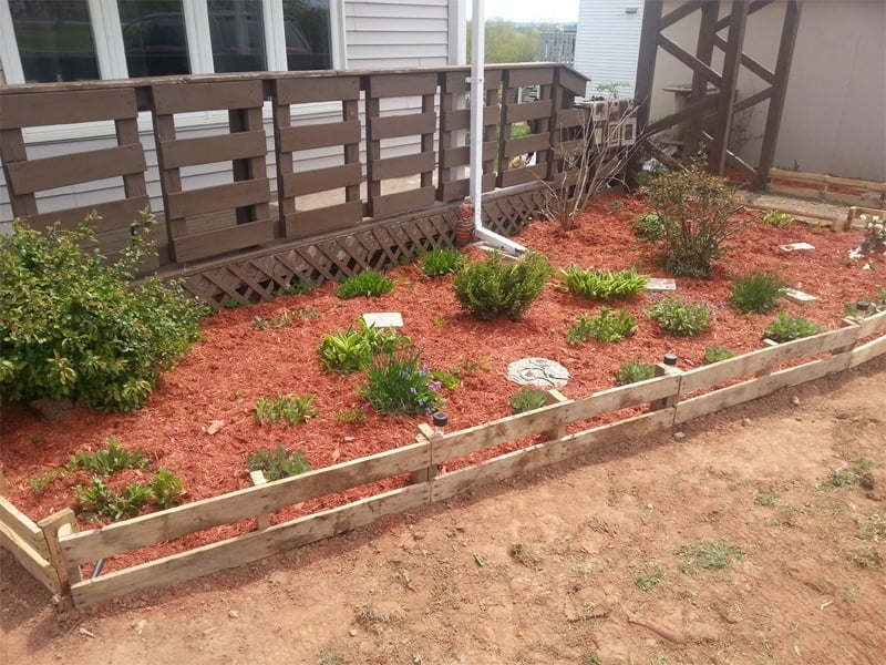 30+ DIY Garden Bed Edging Ideas