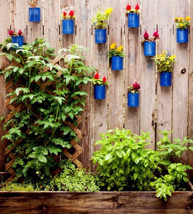 30+ Cool Garden Fence Decoration Ideas