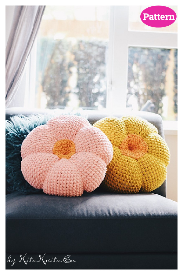 The Retro Throw Pillow Crochet Pattern