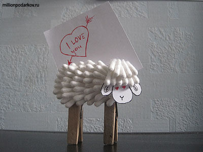 How to Make a Lamb Card Holder With Cotton Sticks