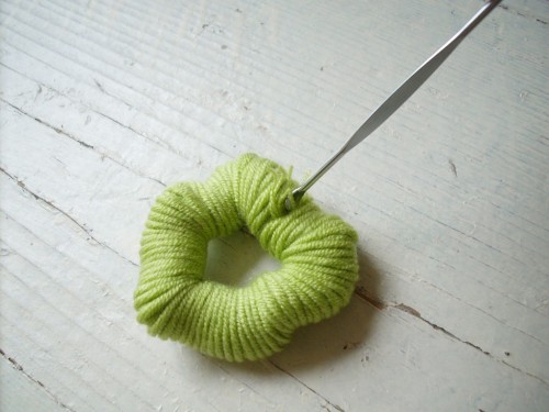 How to DIY Beautiful Yarn Flower- Without Knitting