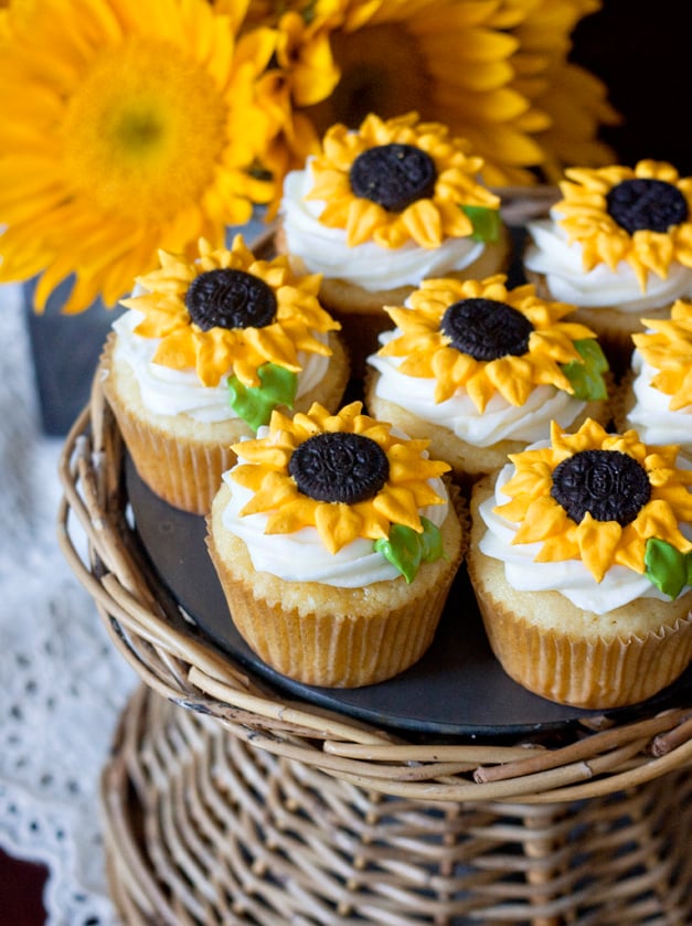 DIY Oreo Sunflower Cupcake