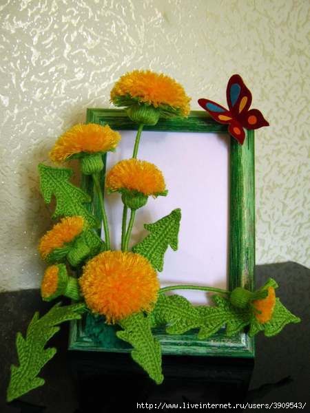 Craft Pretty Yarn Dandelions for Your Home