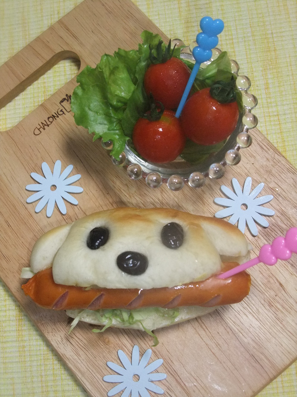 How to Make Dog-Shaped Hot Dog Sandwich