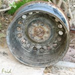 Mosaic-Planter-Using-Old-Wheel-Rim -02