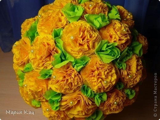 How to DIY Amazing Tissue Paper Flowers