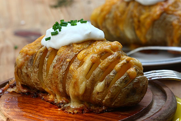 Scalloped-Hasselback-Potato-01