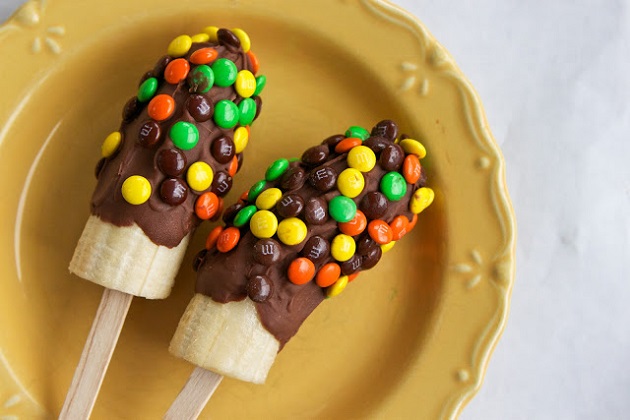 diy-chocolate-covered-frozen-banana-popsicle-5