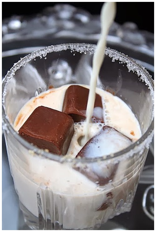 diy-coffee-ice-cube-with-vanilla-milk-3