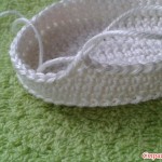 DIY Crochet Baby Booties with Ribbon Tie