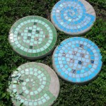 diy-mosaic-stepping-stones-for-the-garden-01
