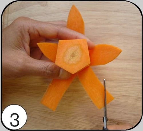 diy-perfect-carrot-flowers-for-salads-garnish-3