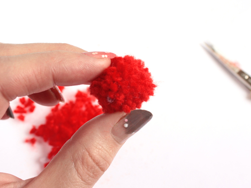 Easy DIY Mini Yarn Pom Poms using a Fork