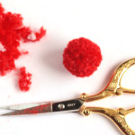 diy-pom-poms-with-a-fork-13