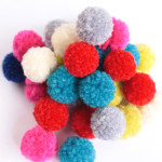 diy-pom-poms-with-a-fork-14