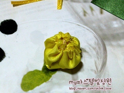 diy-ribbon-flower-hair-clip-09