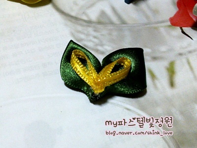 diy-ribbon-flower-hair-clip-13