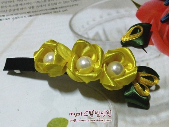 diy-ribbon-flower-hair-clip-18