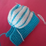 How to Easily Knit Cute Pom-pom Decorated Baby Booties