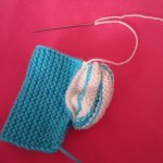 How to Easily Knit Cute Pom-pom Decorated Baby Booties