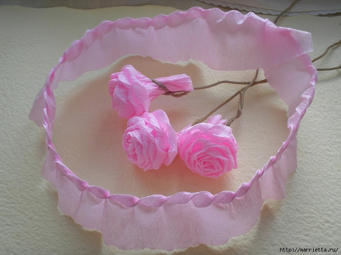 how-to-make-unique-flowers-from-crepe-paper-09