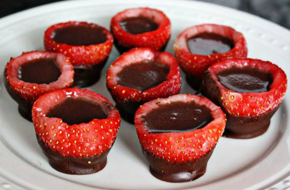 Chocolate-Covered-Strawberry-Shots-2