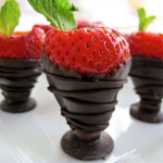 chocolate-covered-strawberry-jello-shots