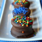 diy-chocolate-dipped-peanut-butter-cup-stuffed-oreos-4