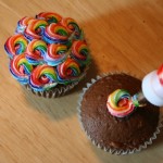 diy-colorful-swirled-cupcakes-10