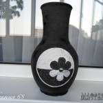 diy-decorated-vase-with-black-and-white-beans -05