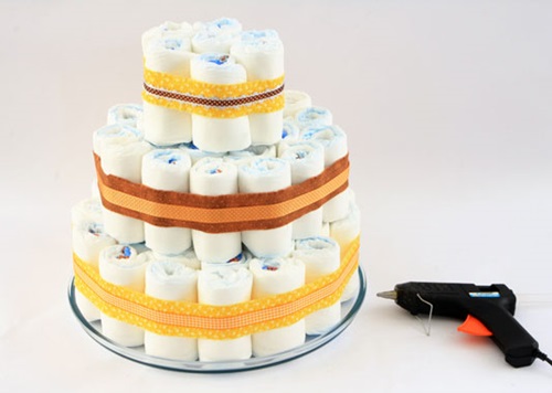 diy-diaper-cake-for-baby-shower-05