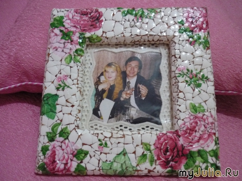 diy-mosaic-picture-frame-out-of-white-egg-shell-10