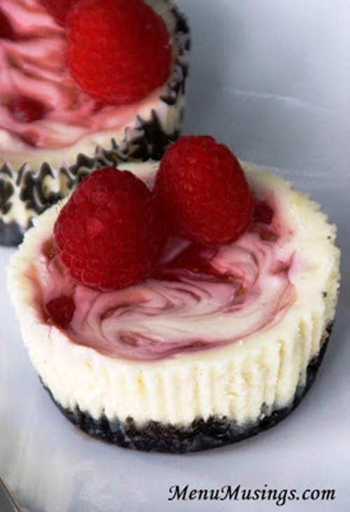 diy-raspberry-swirl-cheesecake-minis-01