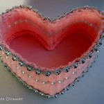 diy-small-heart-shaped-container-with-yarn-6