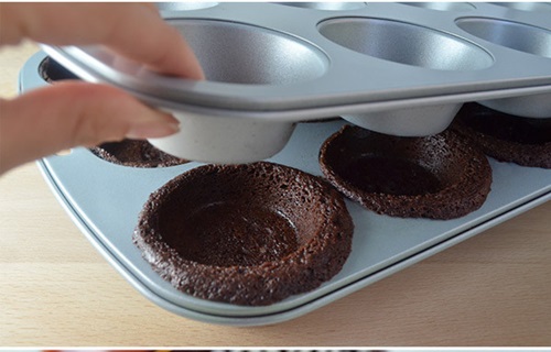 DIY Super Sundae Brownie Bowl with Muffin Tins