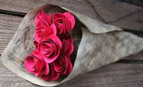 DIY Swirly Paper Roses