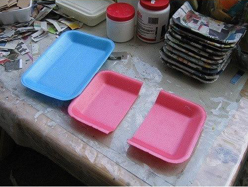 diy-wall-organizer-from-styrofoam-trays-0-1