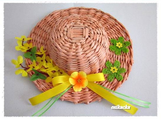 DIY Weaving Pretty Hats from Newspaper Tubes