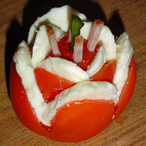 diy-yummy-tomato-and-cheese-flowers-salad-7