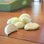 how-to-easily-peel-a-garlic-in-just-seconds-5