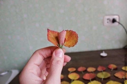 diy-roses-from-autumn-leaves-07