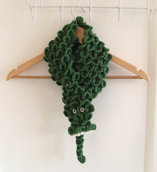 DIY Crochet Fashion Crocodile Scarf