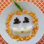 Halloween-Snack-Ideas-snake-plate