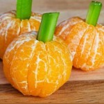 Non-Candy-Halloween-Snack-Ideas-clementine-pumpkins