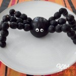 Non-Candy-Halloween-Snack-Ideas-spider-snack