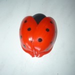 diy-cute-ladybug-with-plastic-spoon-05