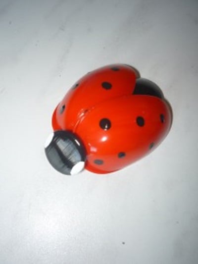 diy-cute-ladybug-with-plastic-spoon-07