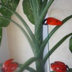 diy-cute-ladybug-with-plastic-spoon-10